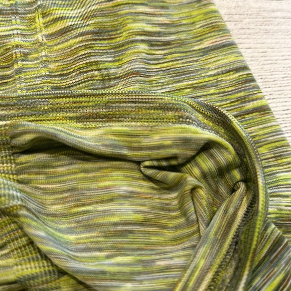 Women’s Athleta Fastest Track racerback tank size S - Picture 5 of 10